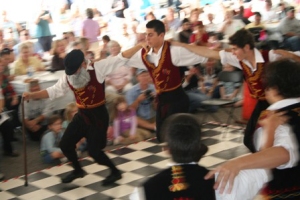 hasaposerviko dance